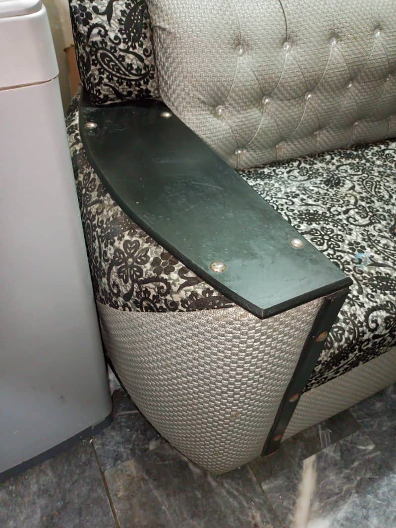 sofa 2 seater 4