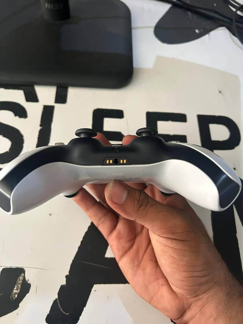 PS5 Original Controller 9/10 4
