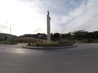 8 Marla Commercial Plot Available On Installments At Best Location In Dha Islamabad