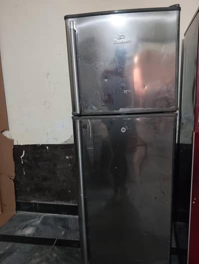 Dowlance  small fridge