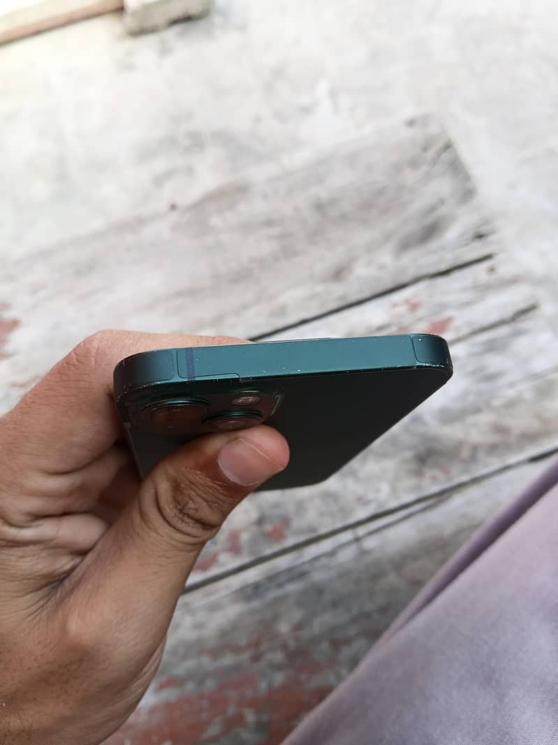 Iphone13 JV 4