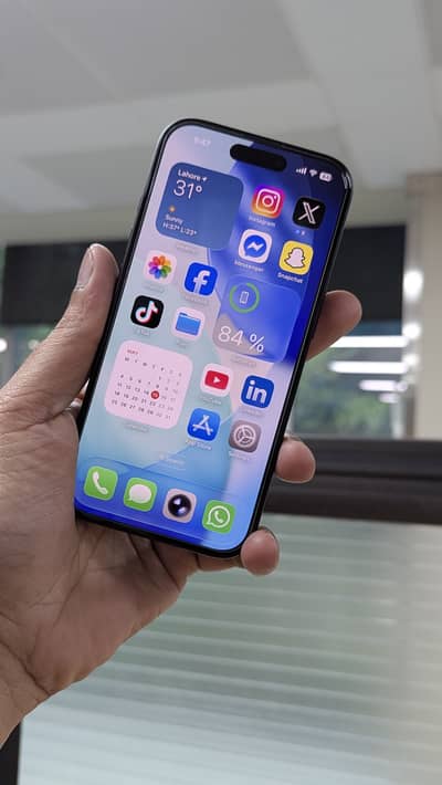 iPhone 16 - 128GB - 4 Month Sim Time - LLA