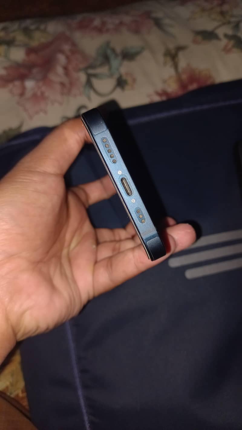 iphone 13(jv) 4