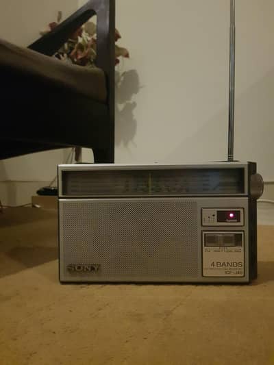 SONY 4 BAND ANTIQUE RADIO  50 YEARS OLDER