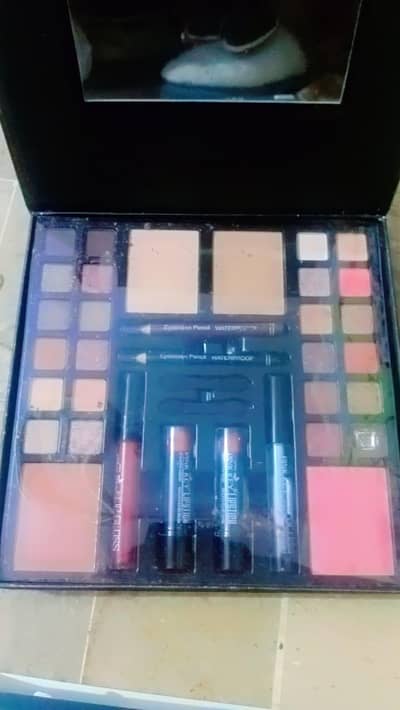 made in dubai makeup kit