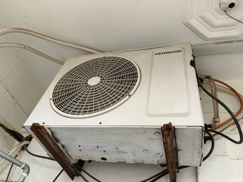 Split AC Used 2 TON 2
