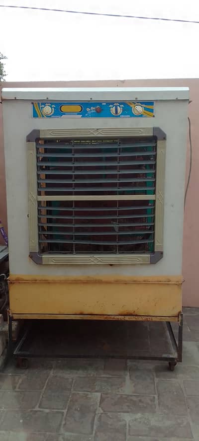 Cooler is almost new and it is very cool it cool the room like ac