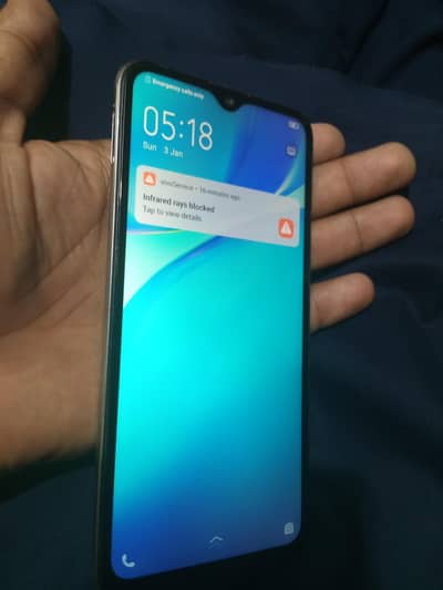 vivo y19 6/128. whats app 03497350587