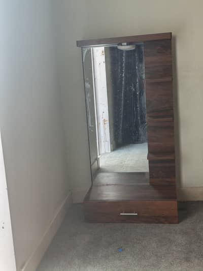dressing wall hanging