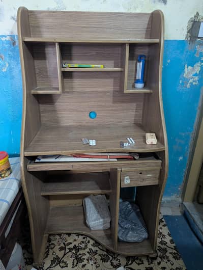 PC desk with shelves