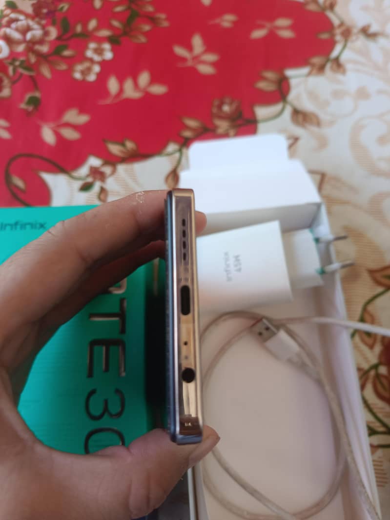Infinix Note 30 1