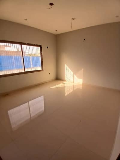 Gulshan-e-Iqbal - Block 7 Upper Portion Sized 750 Square Yards