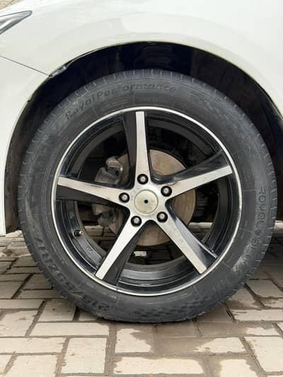 Honda 17” Alloy Rims Tyres