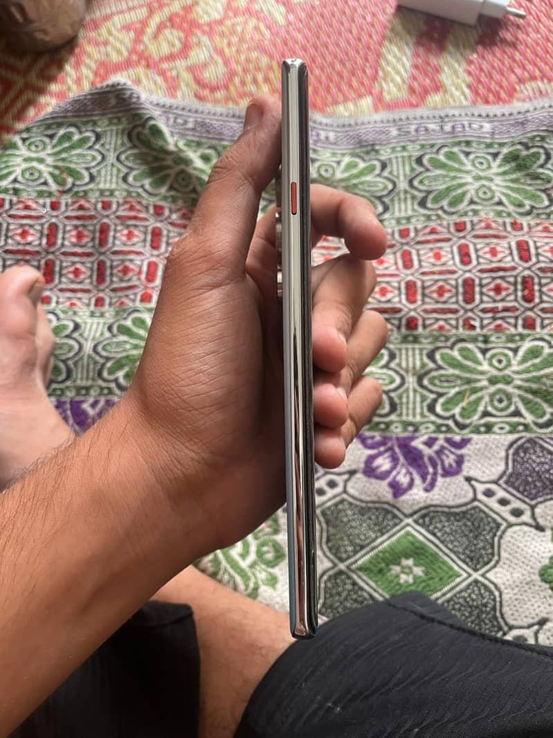 techno camon 40 pro 4