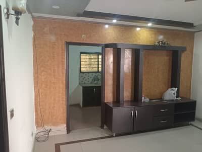 6MARLA BEAUTIFUL UPPER PORTION FOR RENT