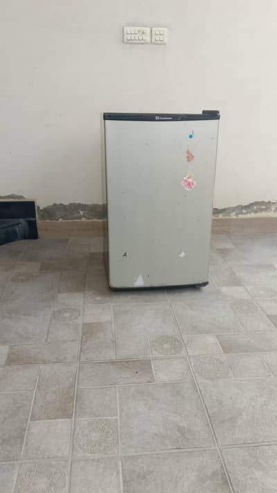 Dawlance Mini Fridge / Bedroom Refrigerator - Good Working Condition