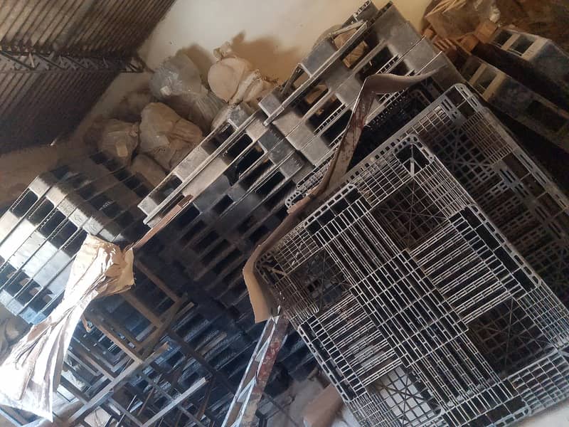 plastic pallets 0