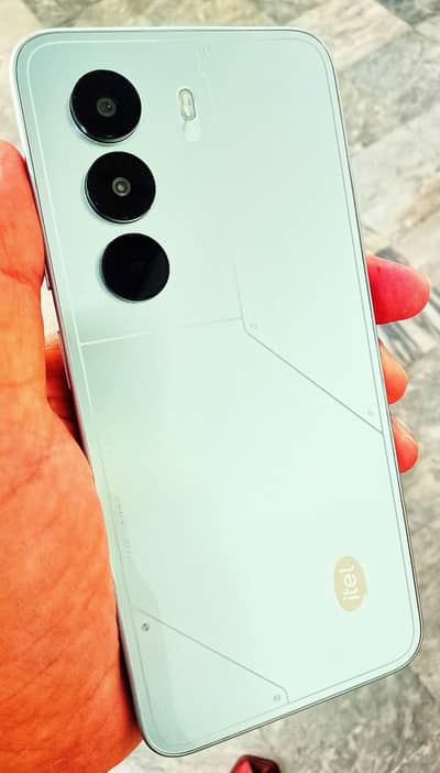 ITEL P70,, 4+4/128GB,,,  (ONLY EXCHANGE WITH NEW MODELS)