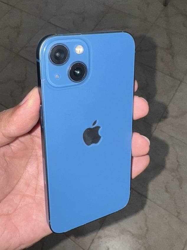 Apple iPhone 13 0
