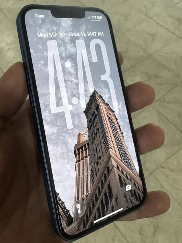 Apple iPhone 13 2