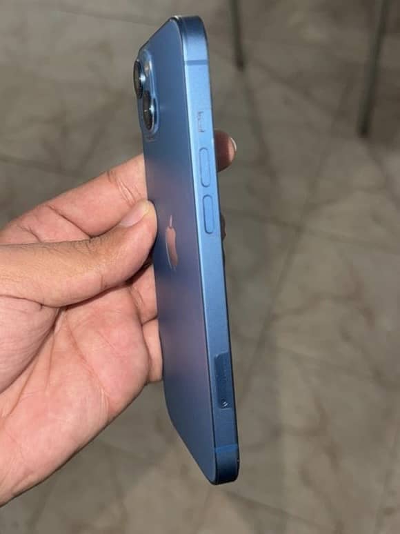 Apple iPhone 13 3