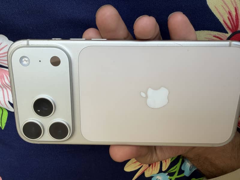 Iphone 17 pro max 3