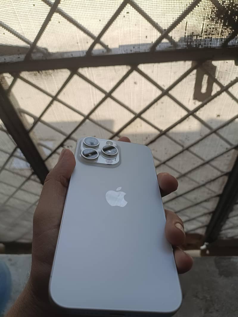 iphone 15 pro max 0