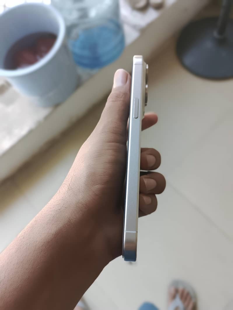 iphone 15 pro max 2