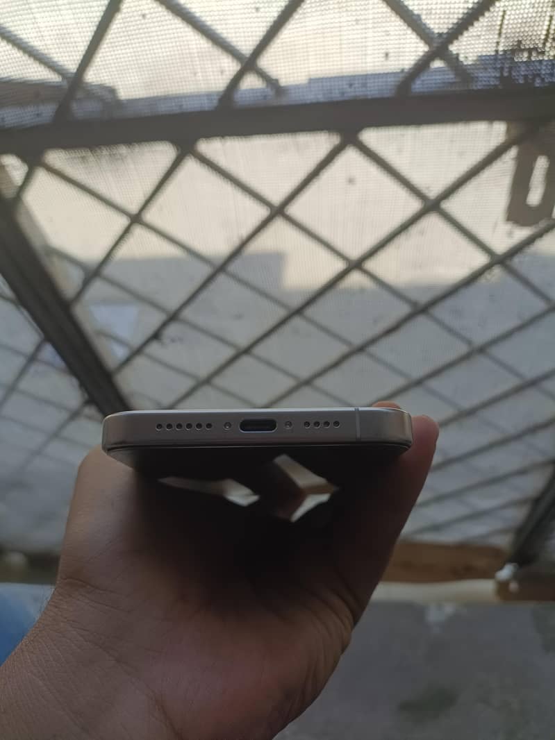 iphone 15 pro max 3