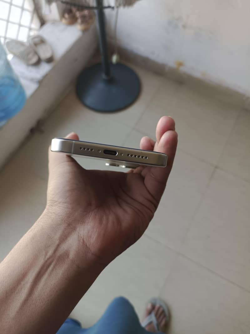 iphone 15 pro max 8
