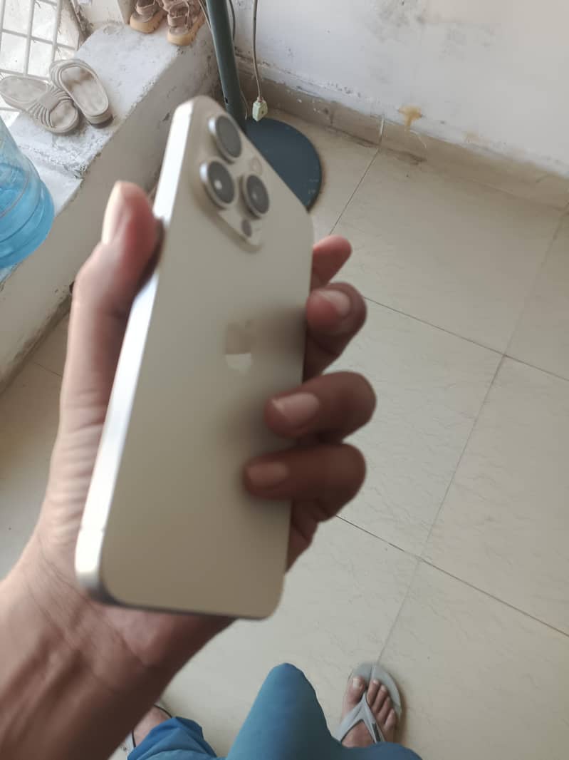 iphone 15 pro max 12
