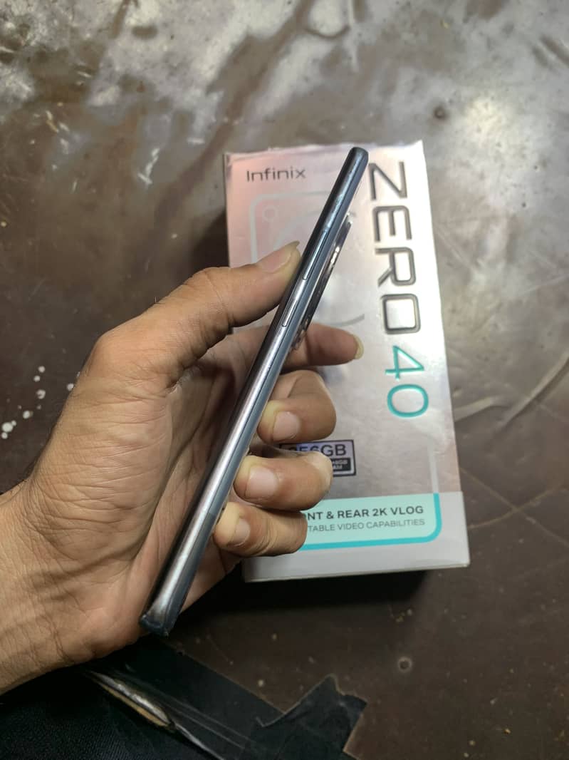 Infinix Zero 40 4
