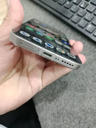 Vivo V70 12/512 (Grey color) 10/10 Zero.