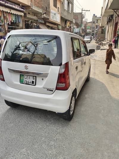 Suzuki wogon r model 2018 plz call 03236055617