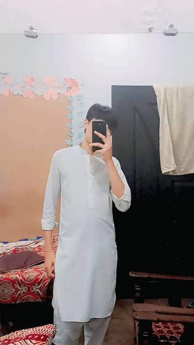 کپڑوں کے بارے میں