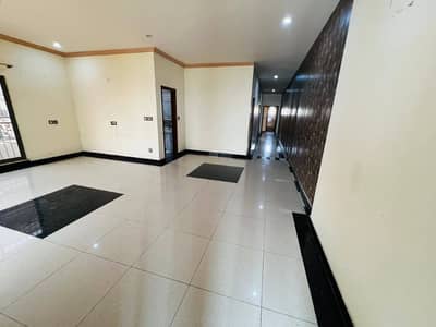 10 MARLA UPPER PORTION AVAILABLE FOR RENT IN NASHEMAN IQBAL PH 1