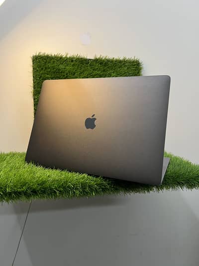 Apple MacBook Pro 2018 i7 16GB 256GB TouchBar 03215984936