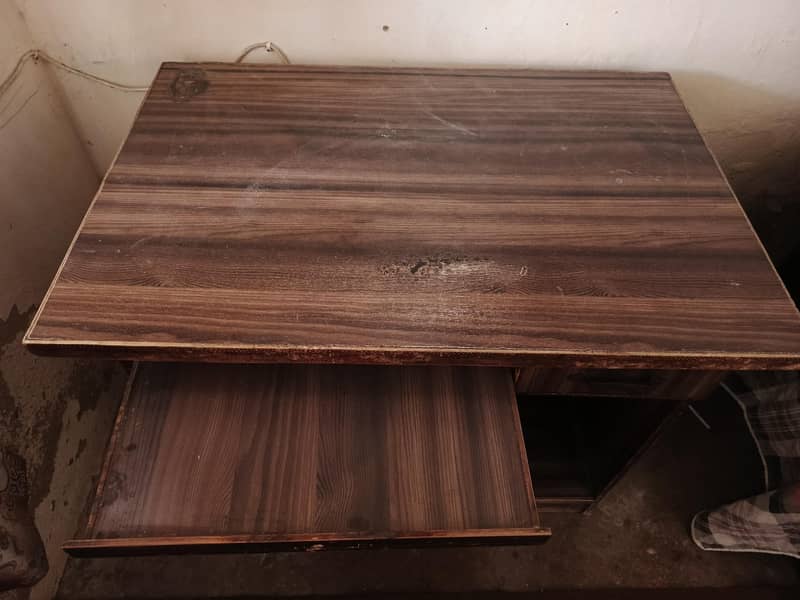 computer table 1