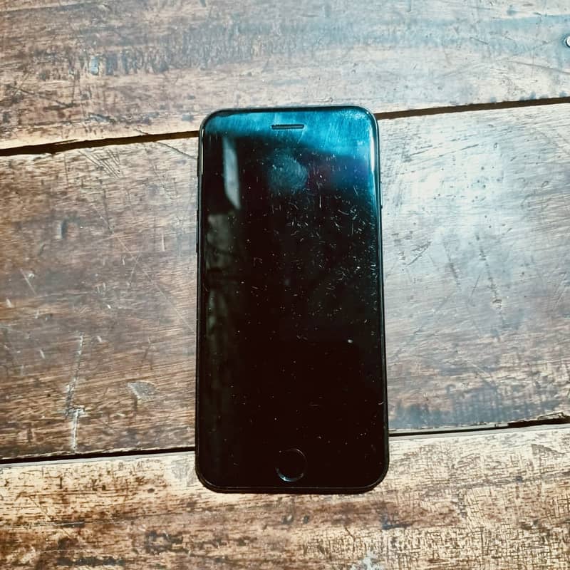 Apple iPhone SE 0
