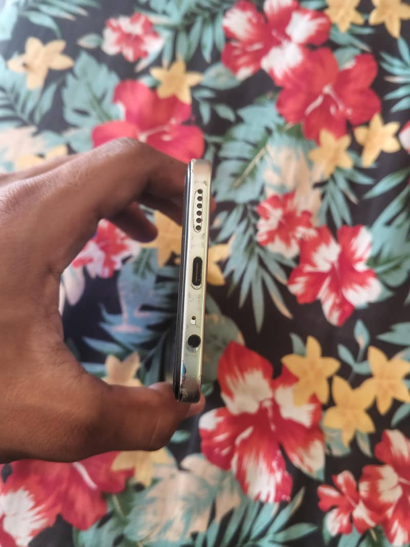 Techno Spark 30 Pro 2