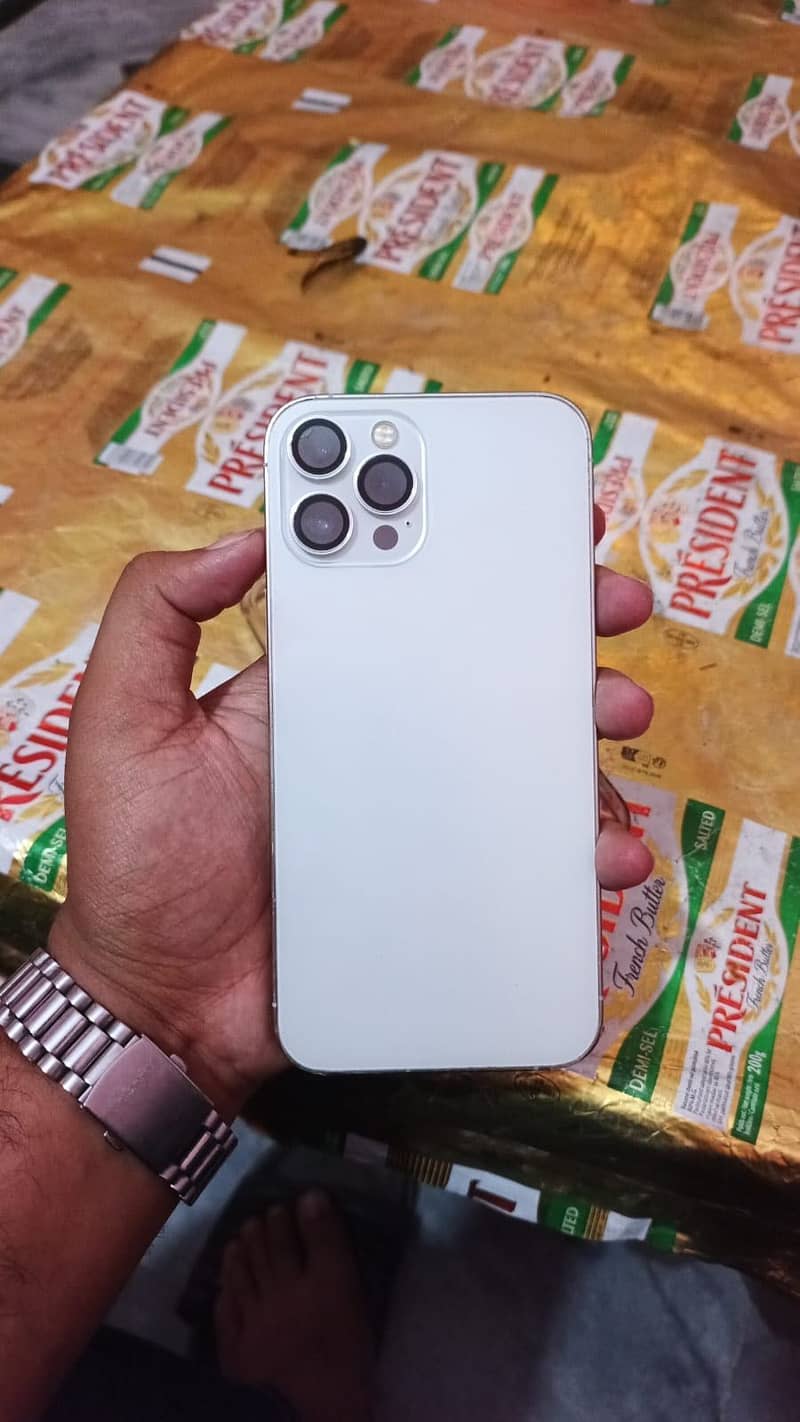 Iphone 12pro Max 3