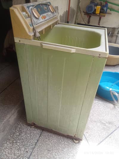 washing machine fr gd condition fr urgnt sale