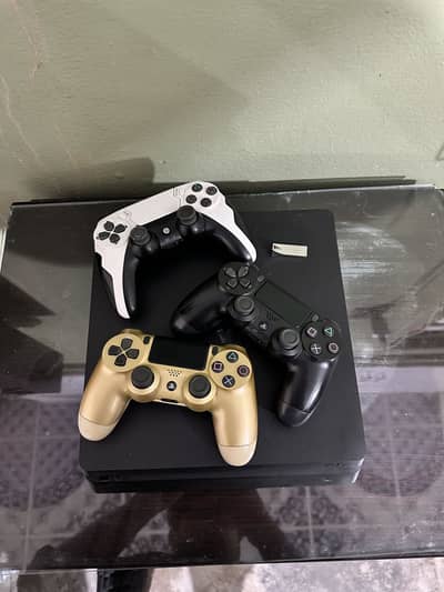 Playstation 4 slim 500 gb jailbread 9.00 with 3 controllers