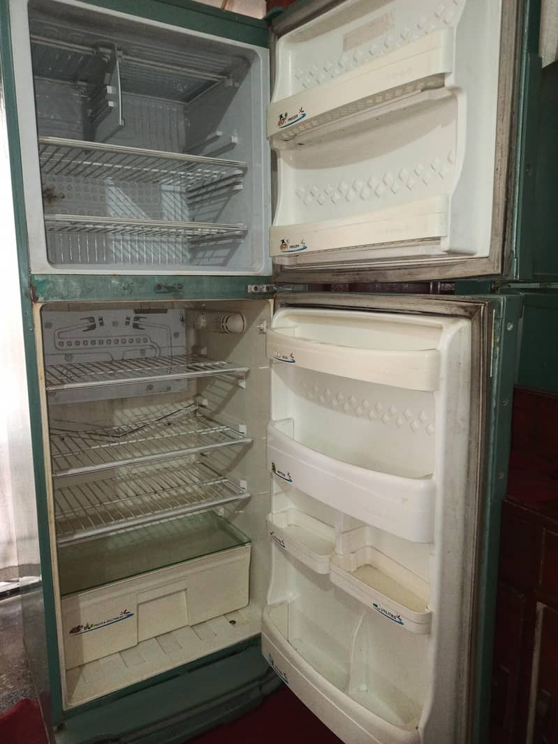 Refrigerator 0