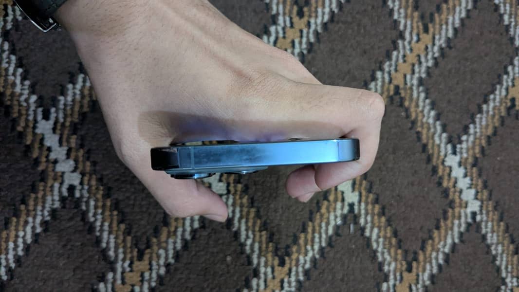 iPhone 13 Pro 4