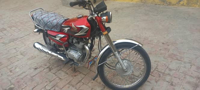Honda 125 model 2023 red colour i