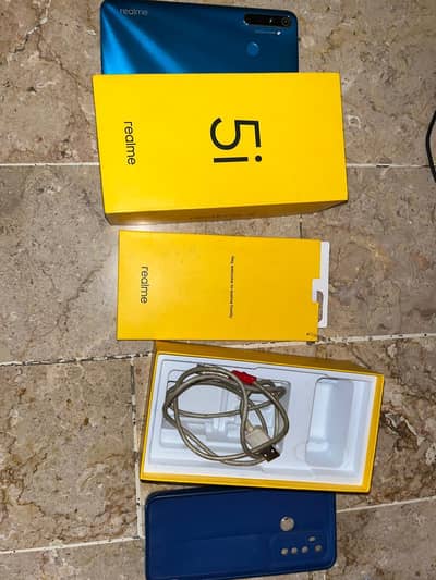 REALME 5i
