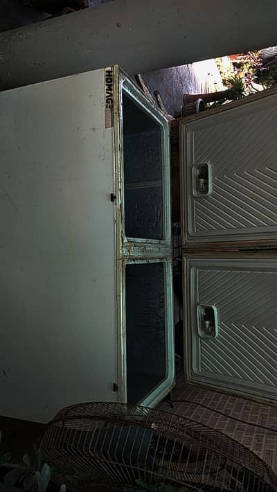 Waves Double doors freezer
