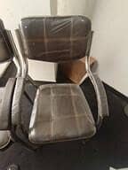 Premium Brown Visitor Office Chair – Chrome Frame & Cushioned Armrests