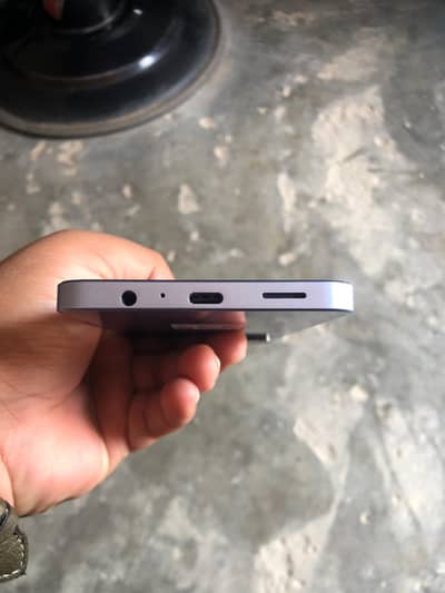 open box mobile new  condition 10 by 10 ok 6 gb 128